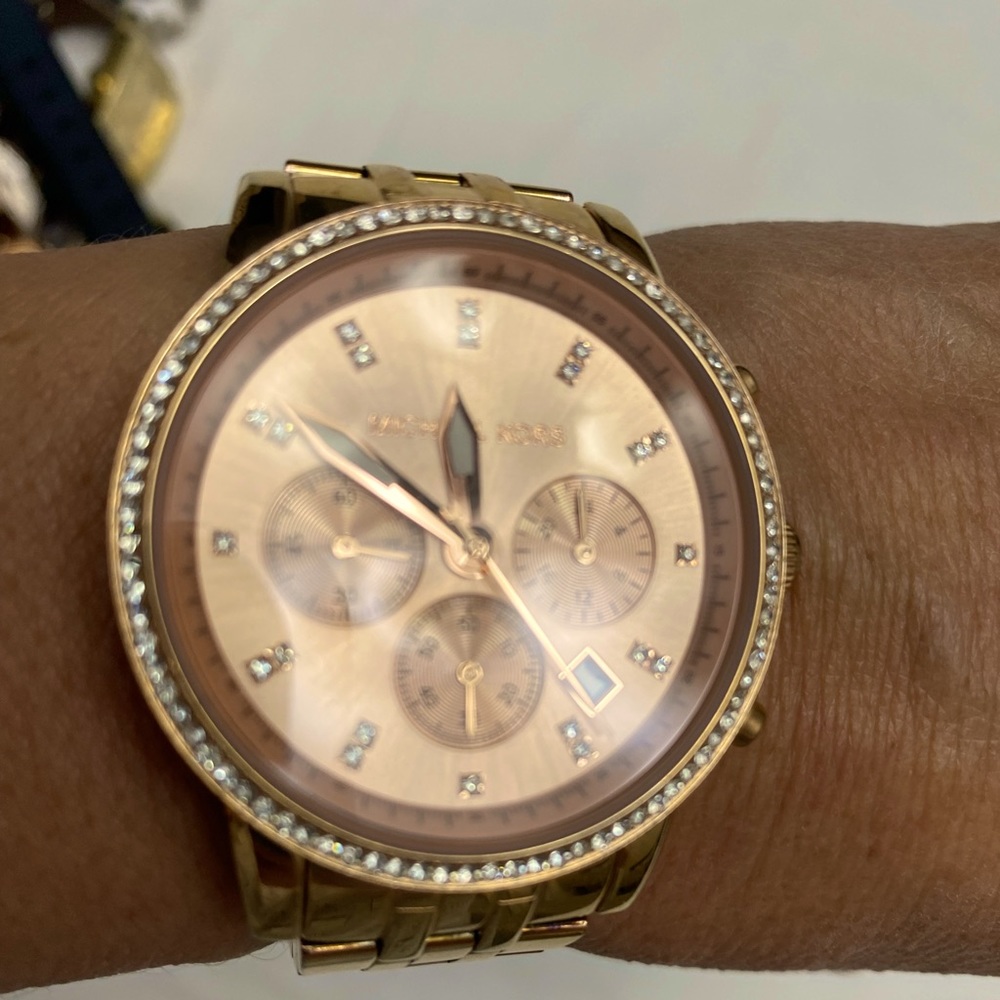 Michael kors rose gold with cristals